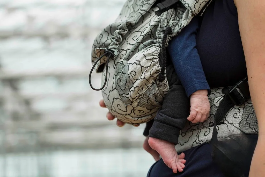 Are Baby Carriers Good with Hip Dysplasia? 2 Things to Look for Hip Healthy Babywearing! Hip Dysplasia Are Baby Carriers Good with Hip Dysplasia? 2 Things to Look for Hip Healthy Babywearing!