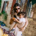 carry-assist hip carrier with buckles